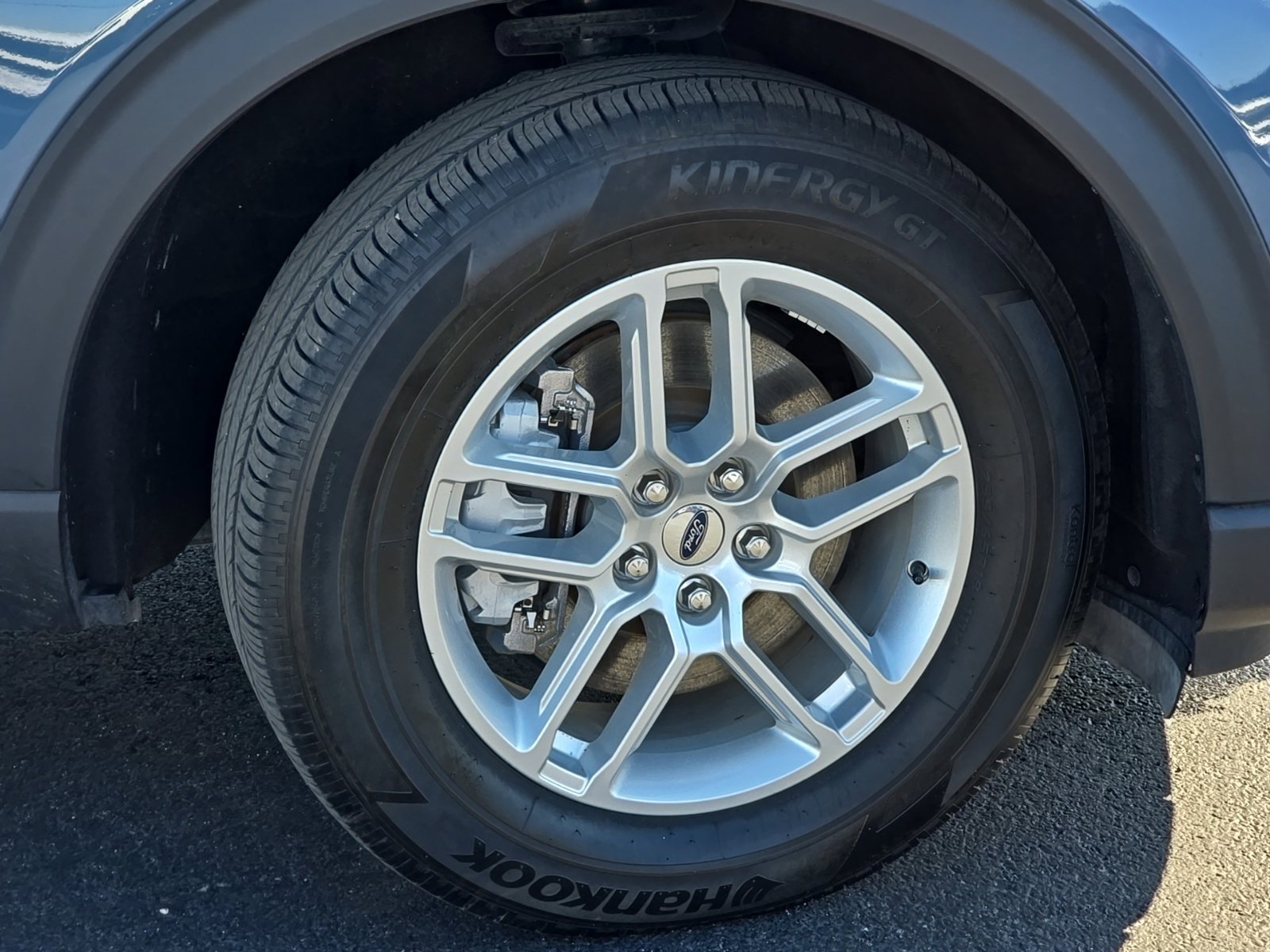 Used 2025 Ford Explorer Active RWD image 49