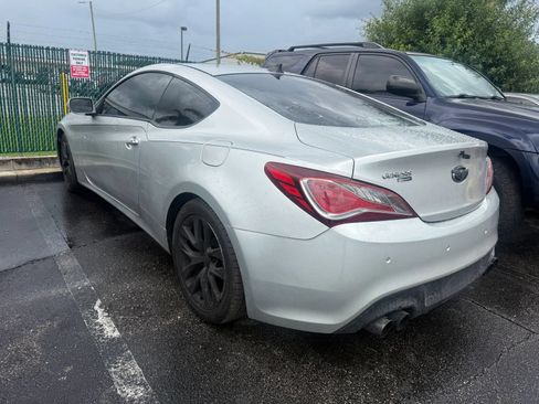Used 2013 Hyundai Genesis 3.8 RWD image 4