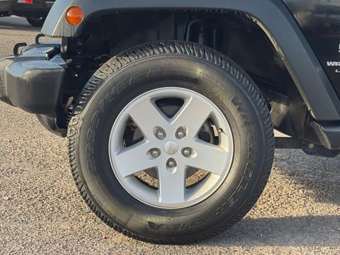 Used 2018 Jeep Wrangler Unlimited Sport S image 11