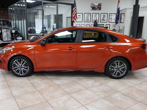 Used 2023 Kia Forte GT-Line w/ GT-Line Premium Package image 2