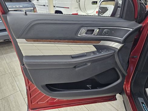 Used 2016 Ford Explorer Platinum image 43