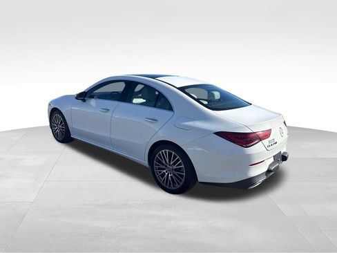 Used 2022 Mercedes-Benz CLA 250 4MATIC image 4