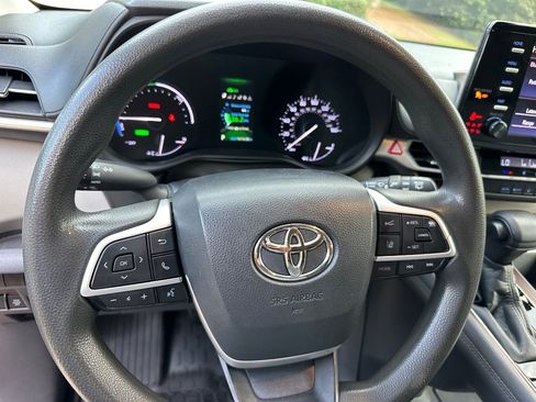 Used 2021 Toyota Sienna LE FWD image 11