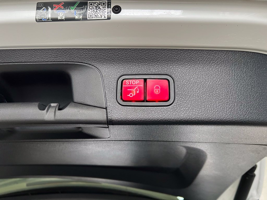 Certified 2025 Mercedes-Benz GLS 580 4MATIC image 40
