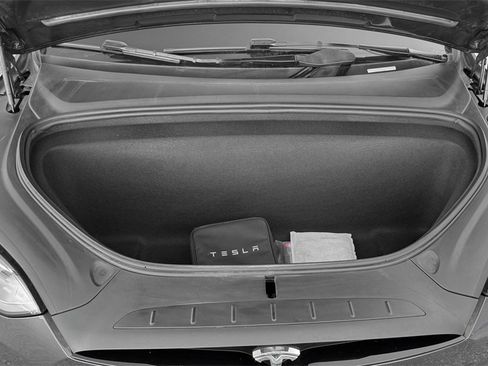 Used 2022 Tesla Model X image 13