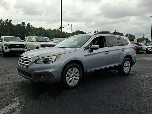 Used 2017 Subaru Outback 2.5i Premium w/ Popular Package #2 AWD/4WD image 3