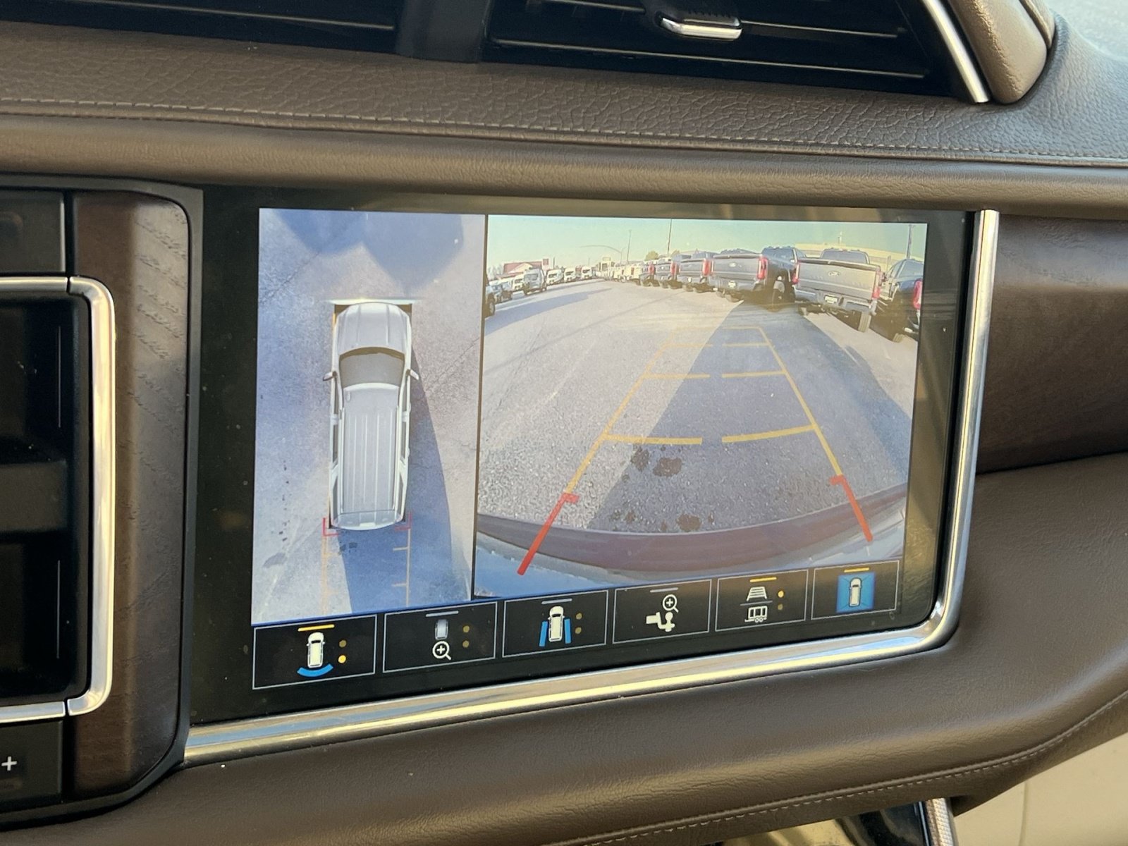 Used 2021 GMC Yukon Denali AWD/4WD image 19