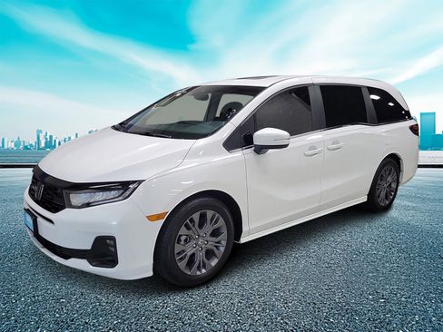 Certified 2025 Honda Odyssey Touring image 2