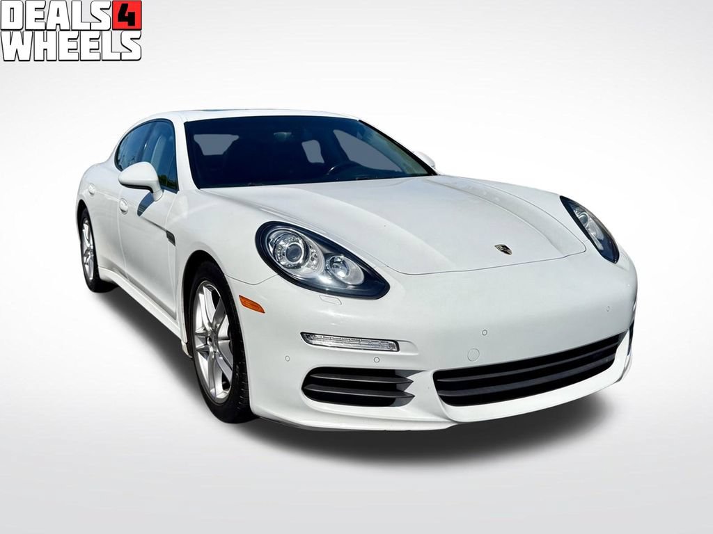 Used 2016 Porsche Panamera RWD image 3