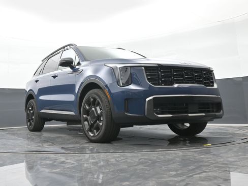 Used 2025 Kia Sorento SX image 40