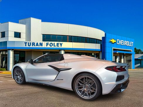 Used 2024 Chevrolet Corvette Z06 image 2