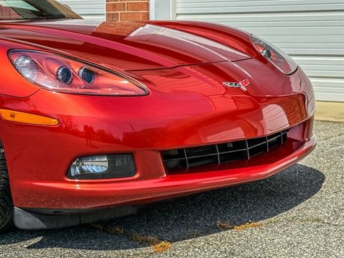 Used 2006 Chevrolet Corvette Coupe w/ Preferred Equipment Group RWD image 33