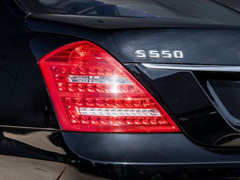 Used 2011 Mercedes-Benz S 550 image 11