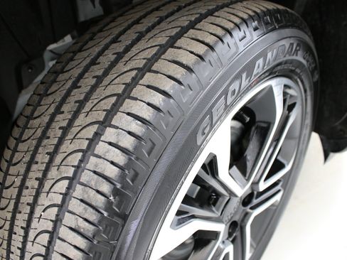 Used 2022 Jeep Compass Limited image 33