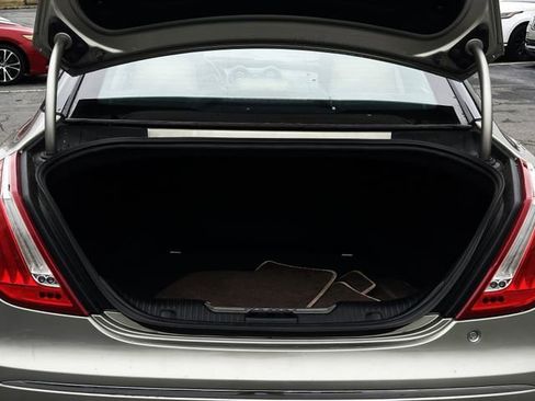 Used 2014 Jaguar XJ AWD image 35