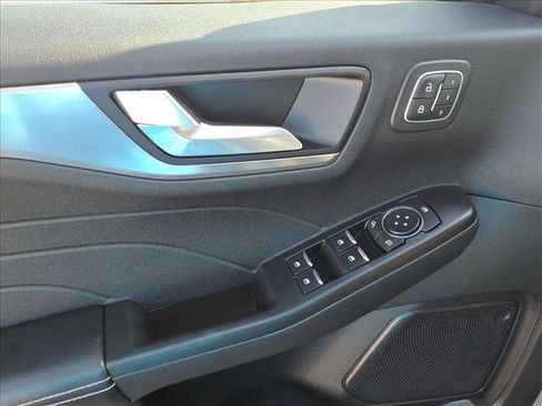 Used 2022 Ford Escape Titanium AWD/4WD image 15