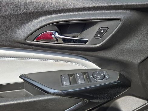 Used 2025 Chevrolet Trax LT w/ LT Convenience Package FWD image 14
