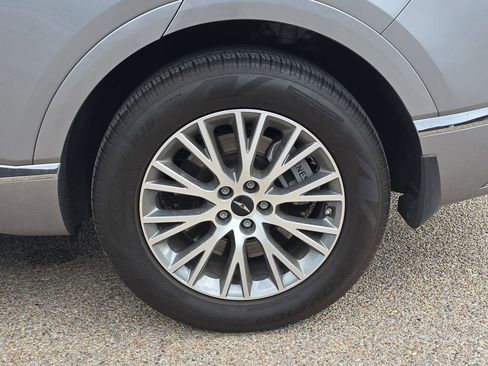 Used 2025 Genesis GV80 2.5T image 32