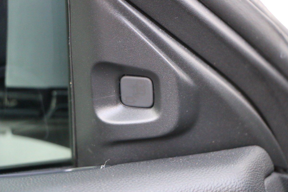 Used 2025 Acura MDX SH-AWD image 18