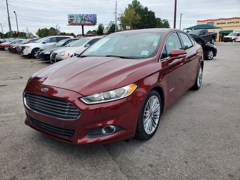 Used 2014 Ford Fusion SE w/ Equipment Group 502A image 3