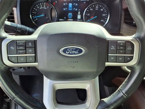 Used 2022 Ford Expedition Limited image 11