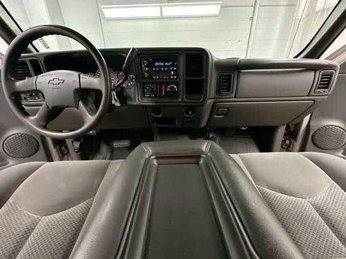 Used 2007 Chevrolet Silverado 1500 W/T w/ Light Duty Power Package AWD/4WD image 13