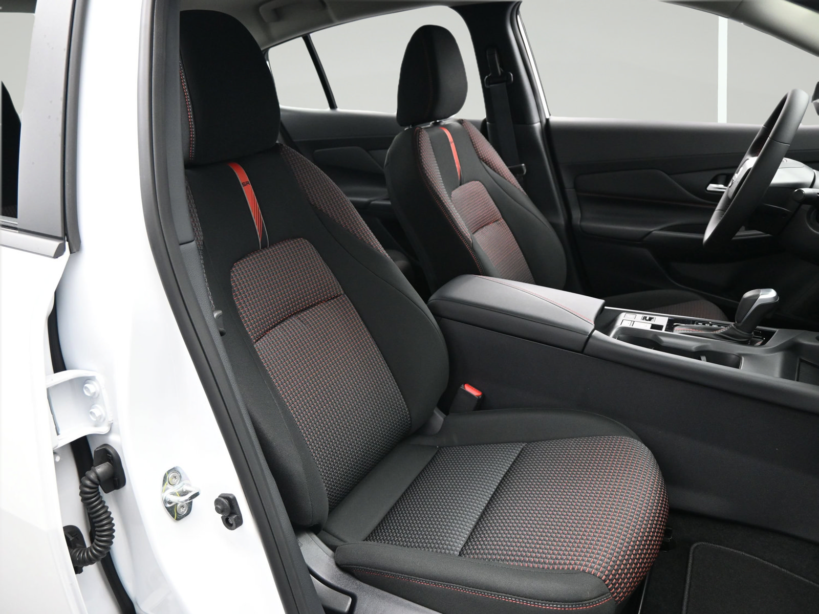 Certified 2026 Nissan Sentra SR w/ Floor Mat Package FWD image 14