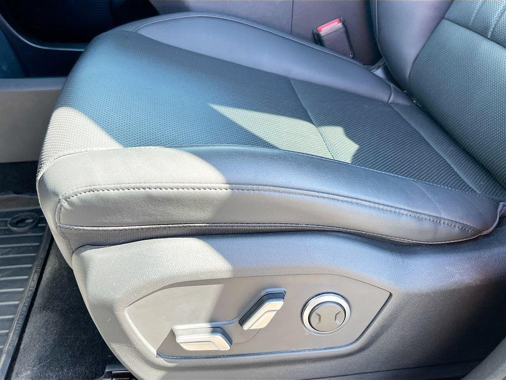 Used 2025 Hyundai Santa Fe XRT AWD/4WD image 19
