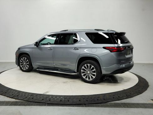 Used 2023 Chevrolet Traverse Premier FWD image 6