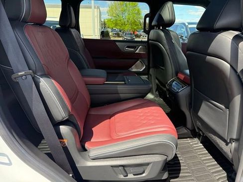 Certified 2025 INFINITI QX80 Autograph w/ Premium Cargo Package AWD/4WD image 31