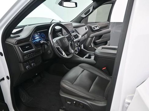 Used 2022 Chevrolet Tahoe Z71 w/ Luxury Package AWD/4WD image 6