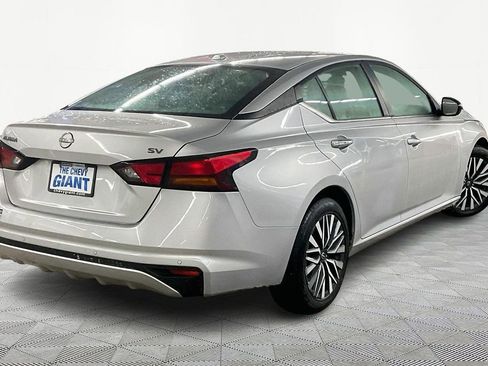 Used 2024 Nissan Altima 2.5 SV image 7