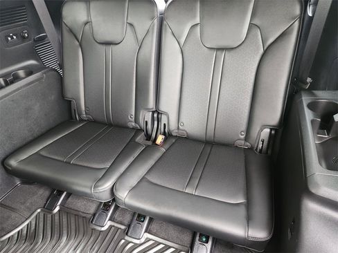 Used 2023 Kia Sorento EX image 29