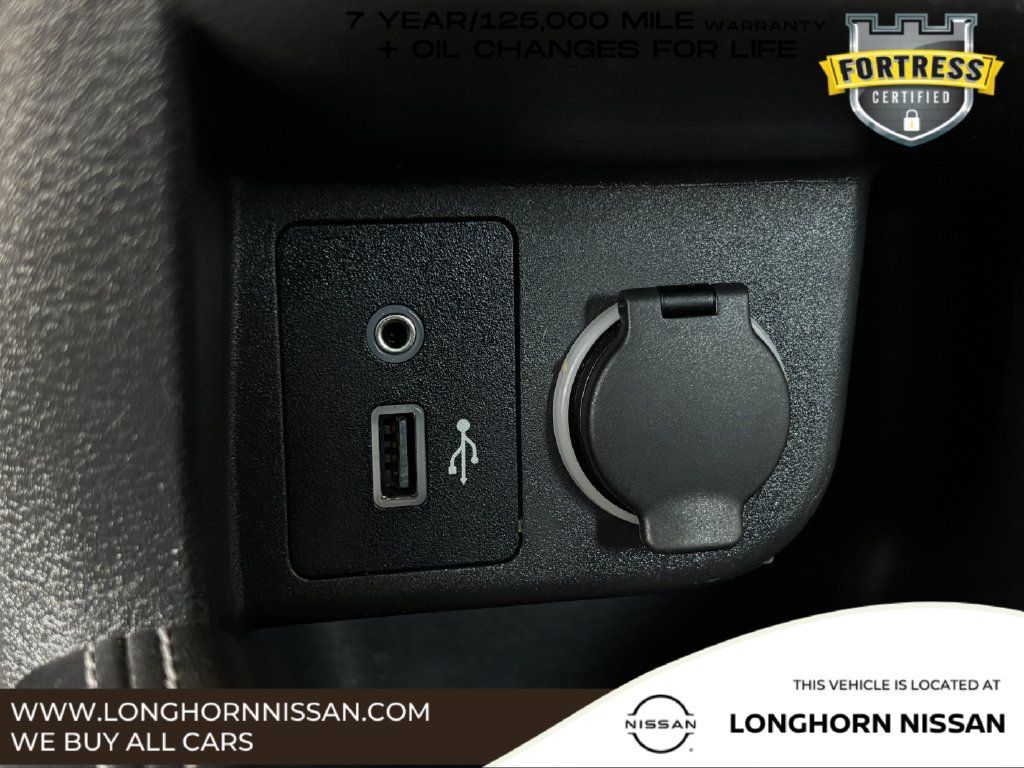 Used 2020 Nissan Kicks SR w/ SR Premium Package FWD image 18