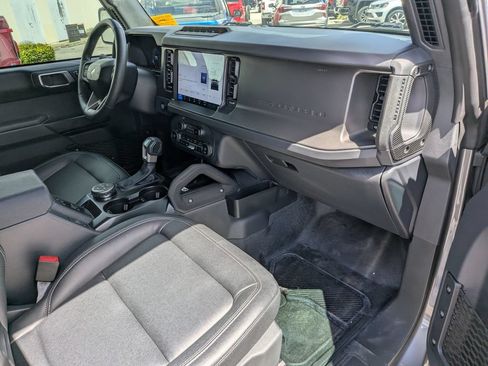 Used 2025 Ford Bronco Badlands AWD/4WD image 12
