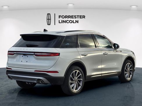 New 2026 Lincoln Corsair Premiere image 3