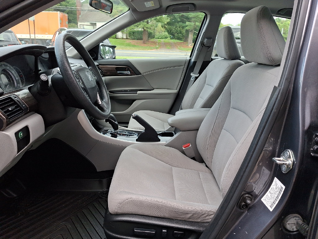 Used 2017 Honda Accord EX image 13