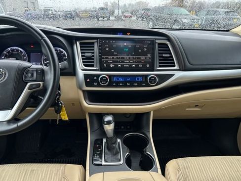 Used 2016 Toyota Highlander Plus image 24