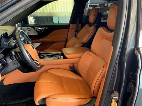 Used 2023 Lincoln Aviator Black Label w/ Dynamic Handling Package image 7