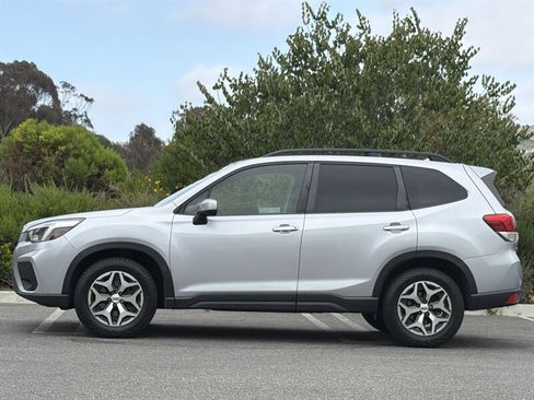 Used 2021 Subaru Forester Premium AWD/4WD image 3