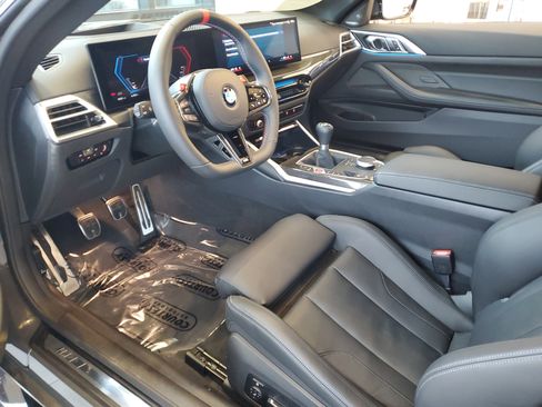 Used 2025 BMW M4 Coupe w/ Executive Package image 18