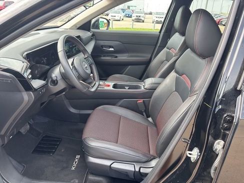 Used 2025 Nissan Kicks SR FWD image 7