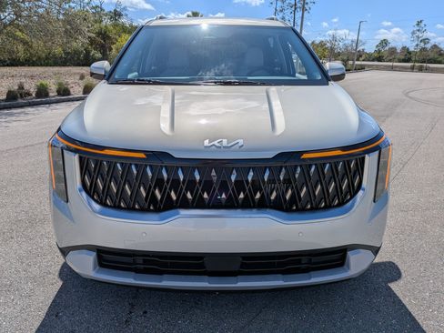New 2026 Kia Carnival EX FWD image 3