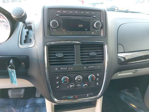 Used 2014 Dodge Grand Caravan SXT w/ Rear Park Assist Package image 22