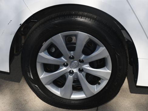 Certified 2023 Toyota Corolla LE image 20