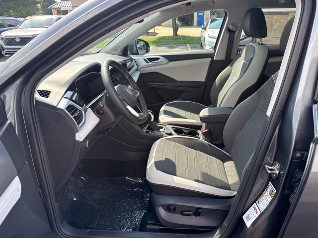 New 2026 Volkswagen Taos SE AWD/4WD image 12