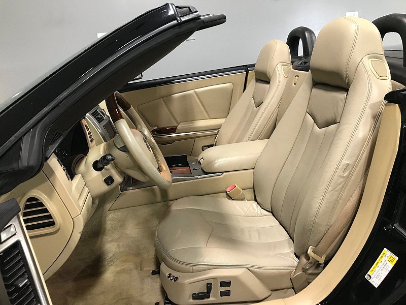 Used 2007 Cadillac XLR RWD image 19