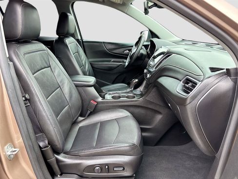 Used 2019 Chevrolet Equinox Premier FWD image 30