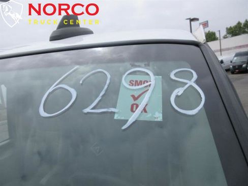 Used 2017 Chevrolet Express 2500 Extended image 20