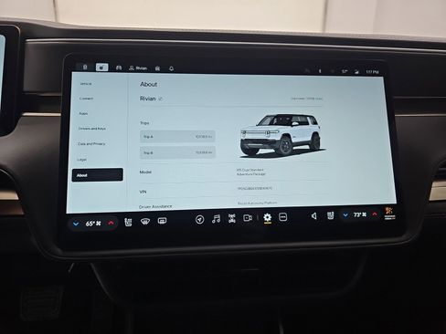 Used 2025 Rivian R1S Adventure image 29